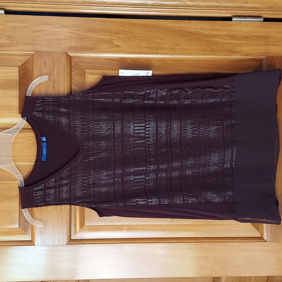 Apt. 9 Tops - •🆕 Apt. 9 Women's Sleeveless V-Neck Burgundy Blouse With Shiney Sequins